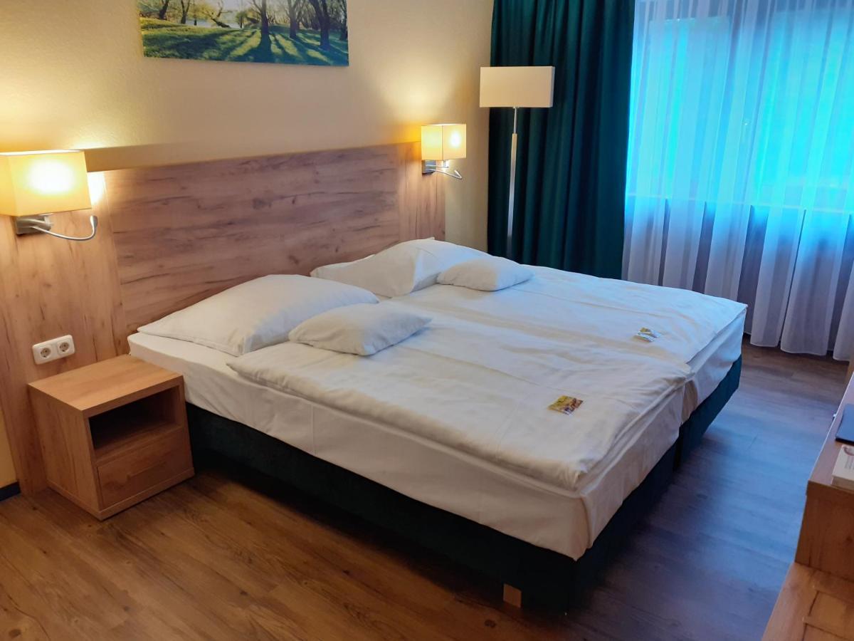 Land-Gut-Hotel Zum Alten Forsthaus - Aufladestation Fuer Elektroautos Hürtgenwald Eksteriør bilde