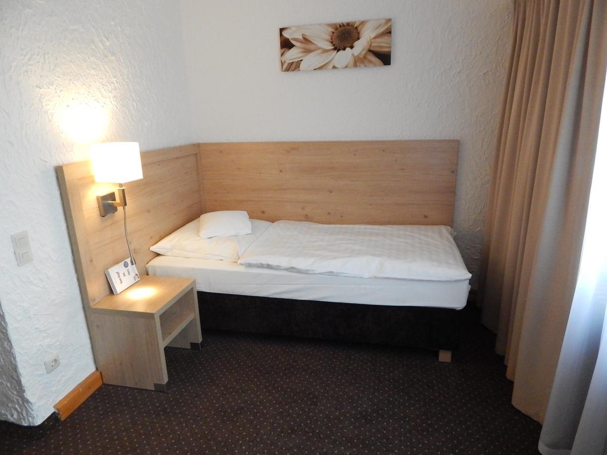 Land-Gut-Hotel Zum Alten Forsthaus - Aufladestation Fuer Elektroautos Hürtgenwald Eksteriør bilde