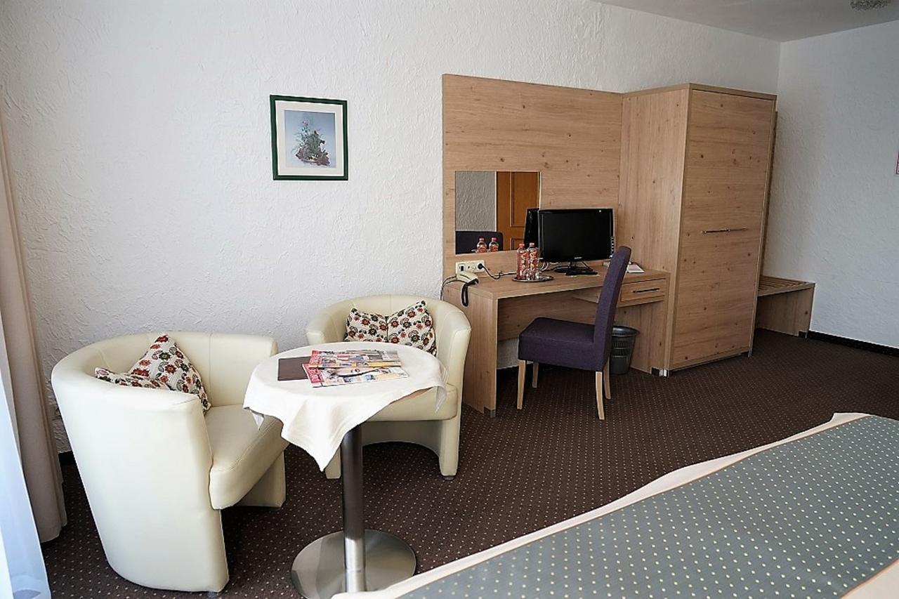 Land-Gut-Hotel Zum Alten Forsthaus - Aufladestation Fuer Elektroautos Hürtgenwald Eksteriør bilde